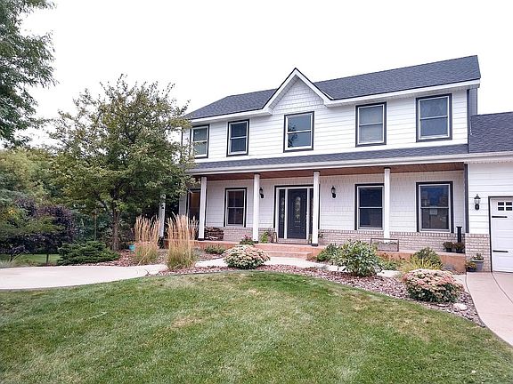 3rd image of 2270 Osprey Ave N
