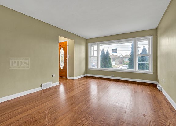 4th image of 7806 La Crosse Ave