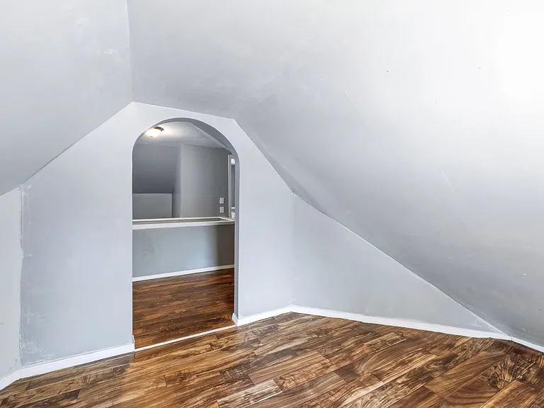988 Glenside Ave — Photo 21