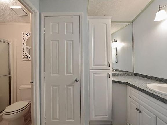 2nd image of 1711 W Schwartz Blvd