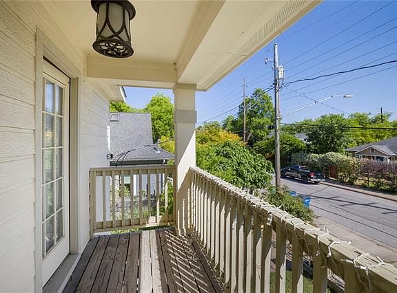 3rd image of 1906A Garden St #A