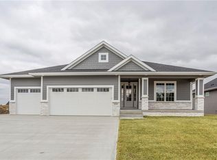 16747 Maple St, Clive, IA 50325