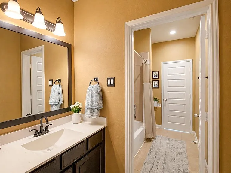 4415 Rolling Field Ln — Photo 28