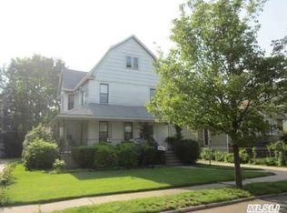 13 Pearsall Ave, Lynbrook, NY 11563