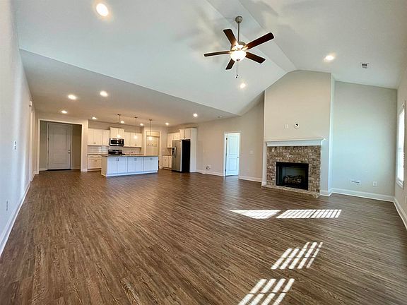 5th image of 2055 Austin Dr NE