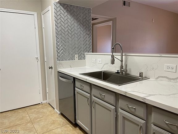 3rd image of 45 Maleena Mesa St APT 1113