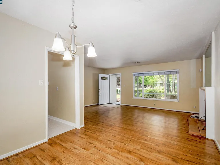 378 Verona Ave — Photo 11
