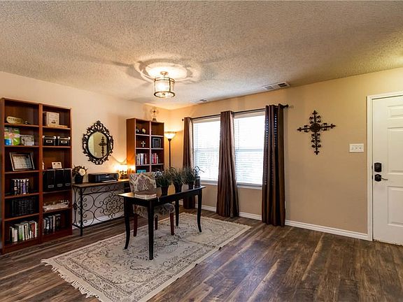 5th image of 5537 Camarillo Dr