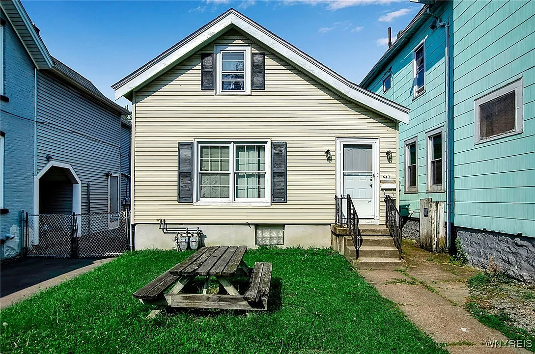 1 bed, 480 sqft, $975 — Photo 1