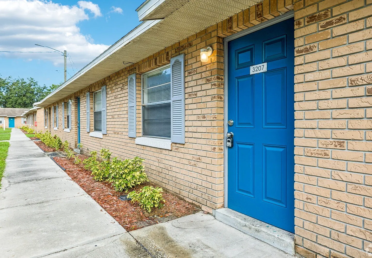 3207 Pershing St — Photo 1