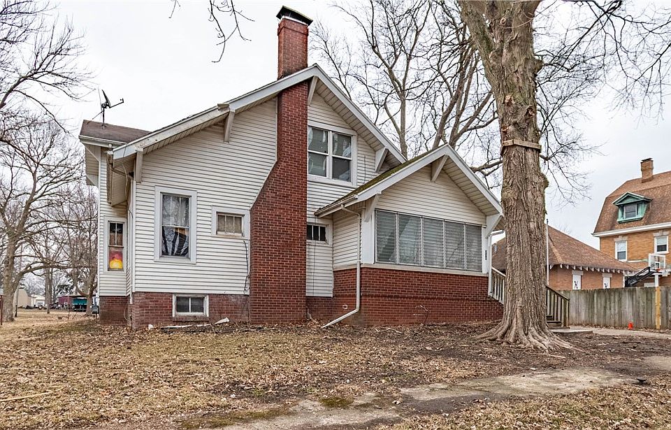 1st image of 214 N Maple St