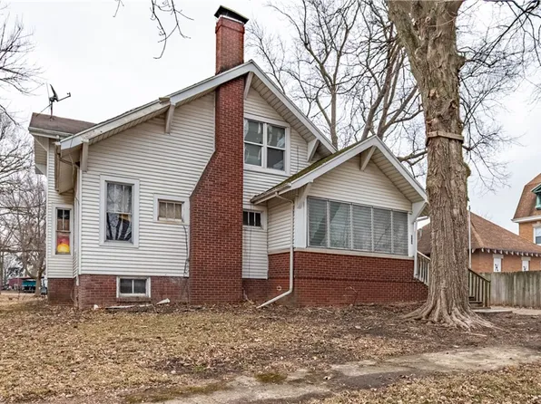 214 N Maple St, Maroa, IL 61756