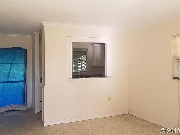 4th image of 623 Russell Dr