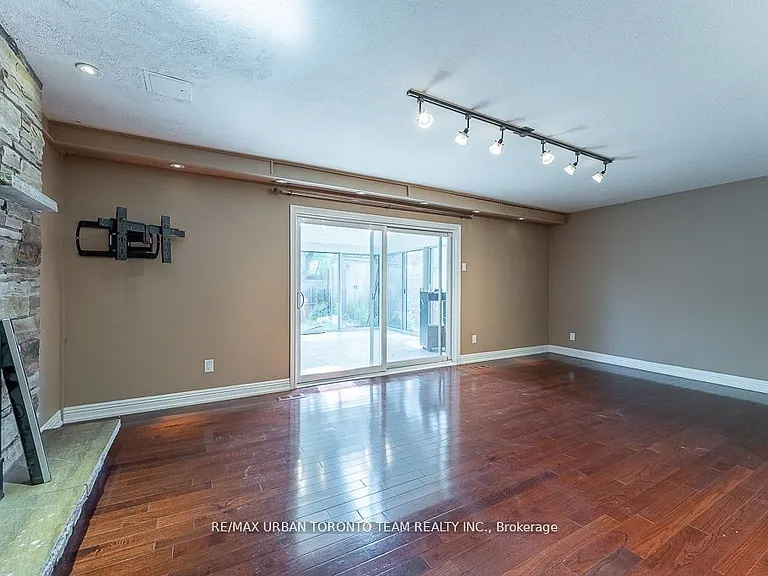 35 Brumwell St — Photo 13
