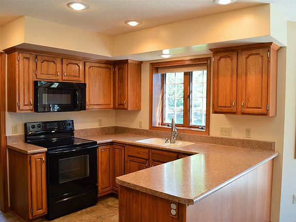 3rd image of 3768 Deerbrook Dr