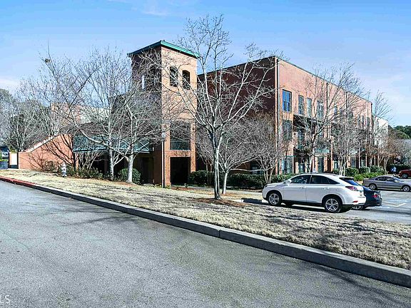 2nd image of 1808 Liberty Ln