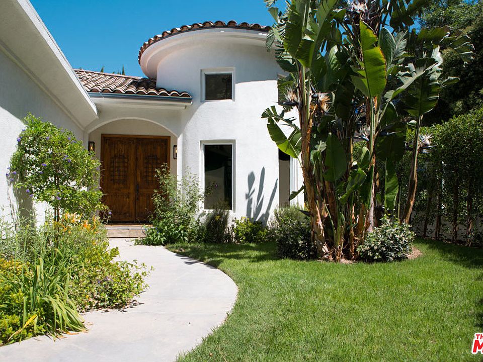 1st image of 3692 Avenida Del Sol