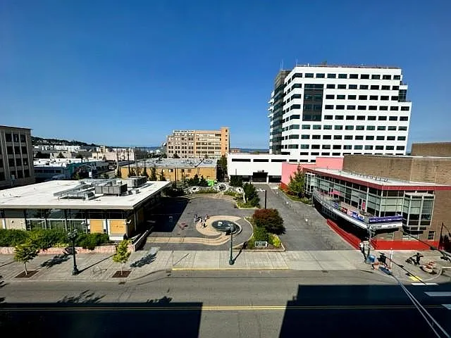 Marquee Apartments — Photo 39