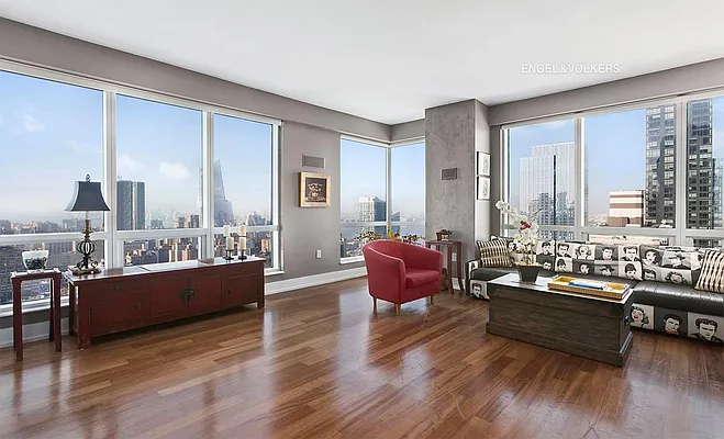 Rented by Engel & Völkers New York City | media 12