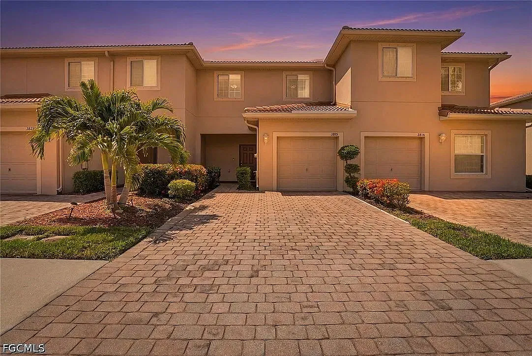 3 bed, 2.5 bath, 1313 sqft, $1,975 — Photo 1