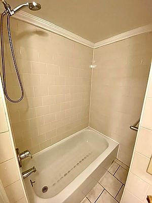 4th image of 21-36 Steinway St #1F