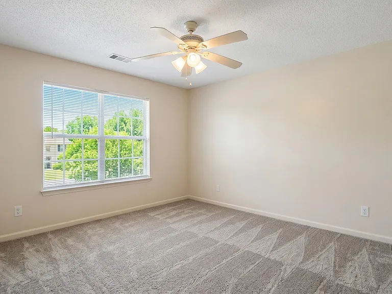 36 Le Moyne Dr — Photo 16