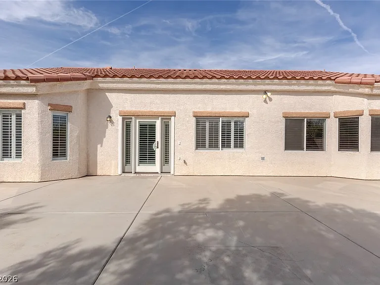 4029 Genoa Dr — Photo 43