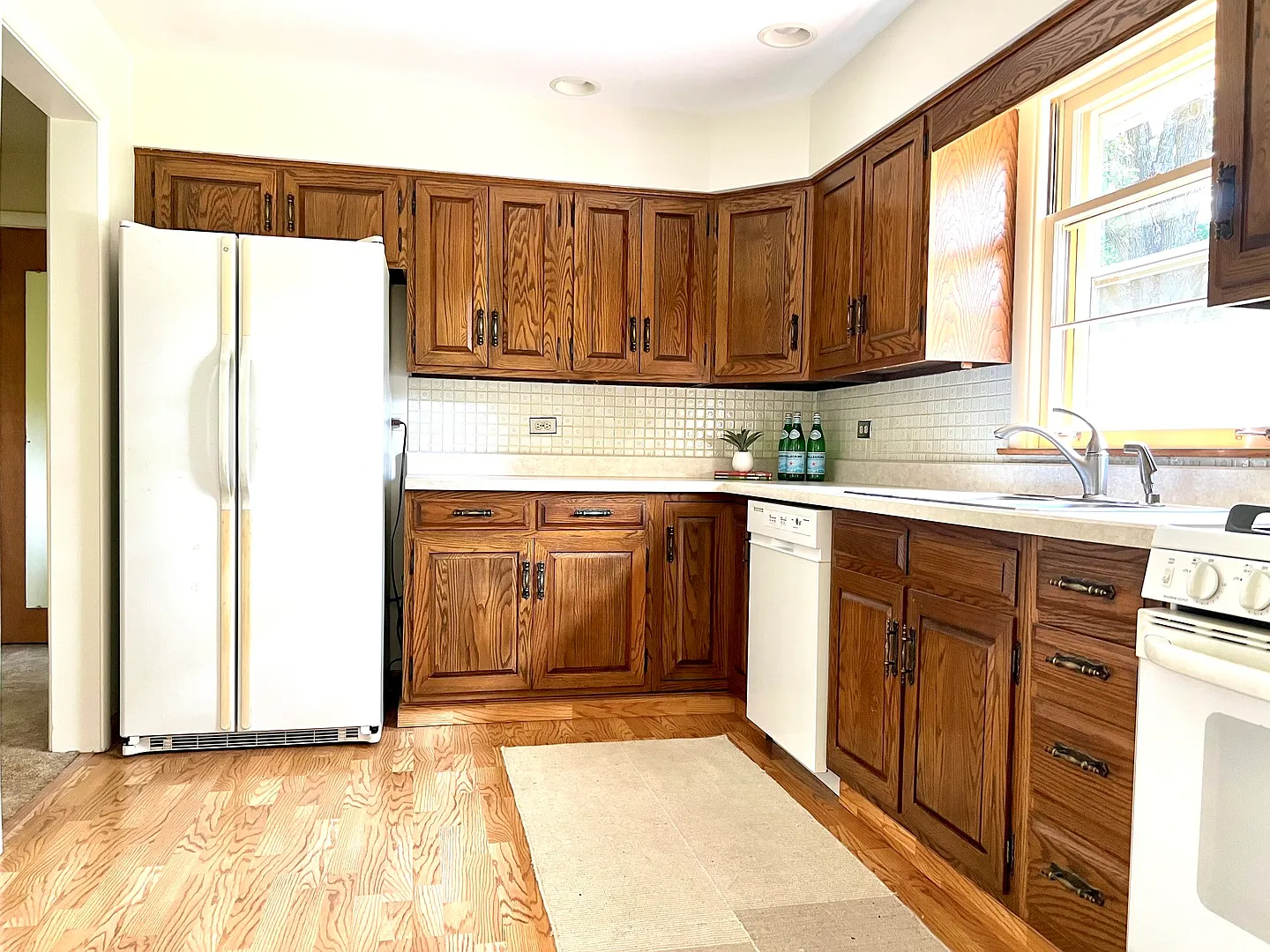 5 bed, 1650 sqft, $3,750 — Photo 3