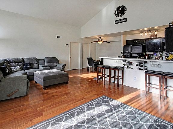 5th image of 24479 Valle Del Oro Unit 203