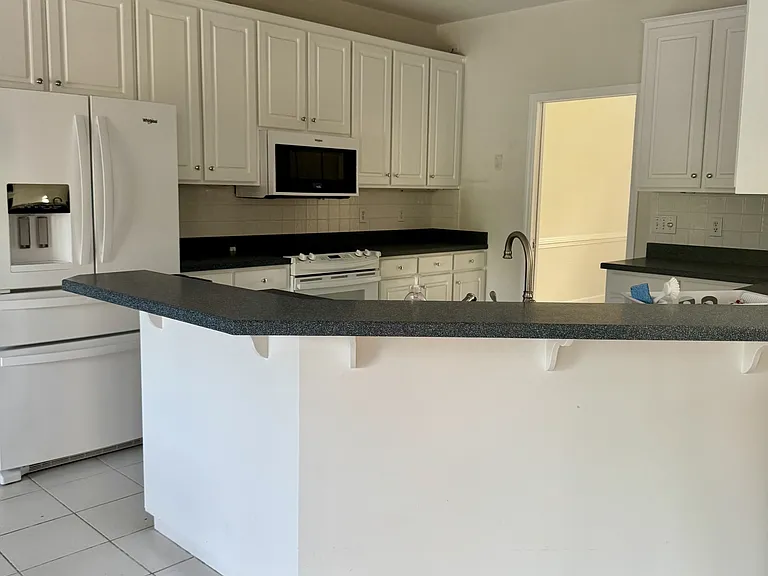 513 Alexis Dr — Photo 7