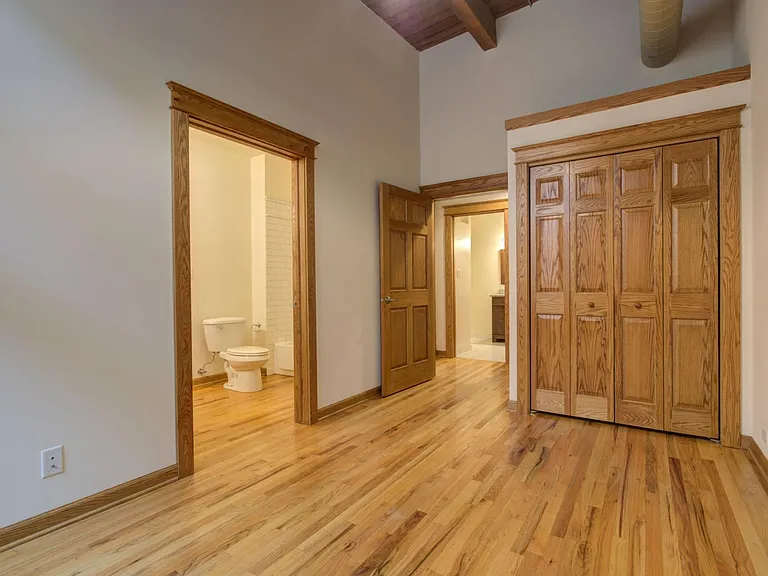 216 N May St #402 — Photo 6