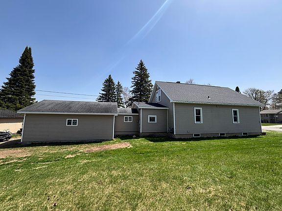 3rd image of 208 W Avenue C