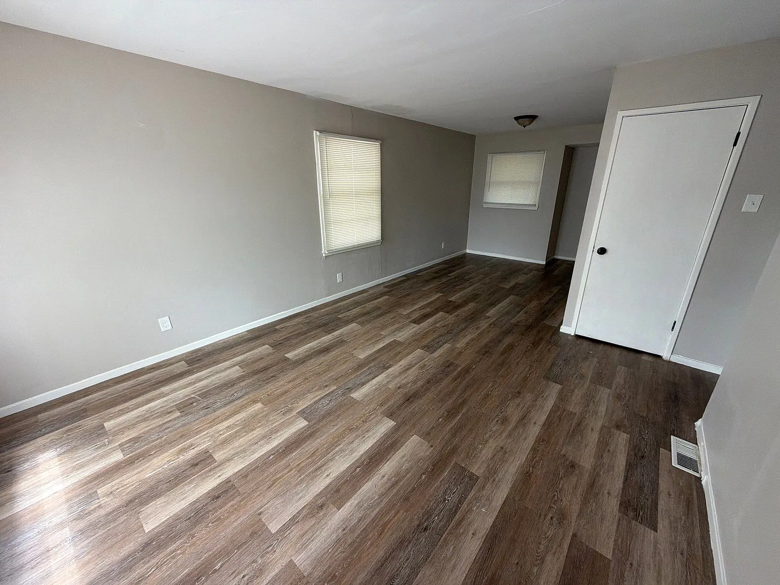 307 Crawford Rd Saint Louis MO 63137 — Photo 3