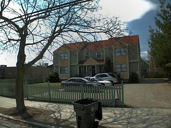 3rd image of 112-116 Bridgham St