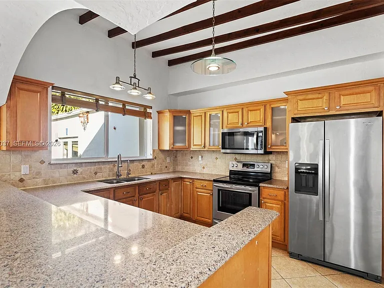 7975 Sunset Dr — Photo 20