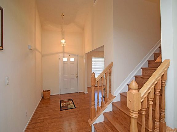 3rd image of 760 Townsen Pl