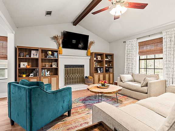 4th image of 2 Cedar Ridge Ct