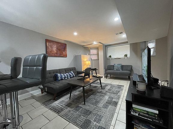 2nd image of 2439 N Avers Ave #B
