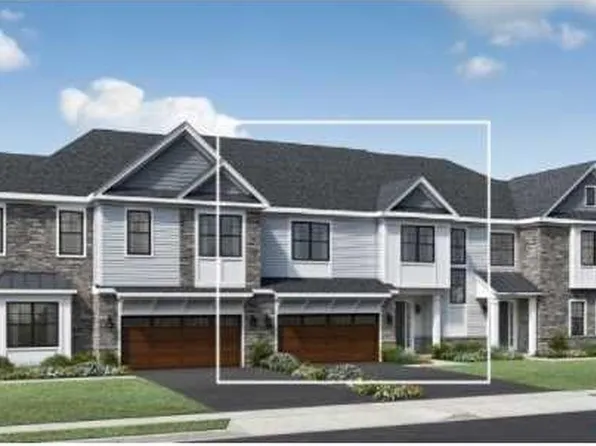 56 Woodmont Circle Riv, Westwood, NJ 07675