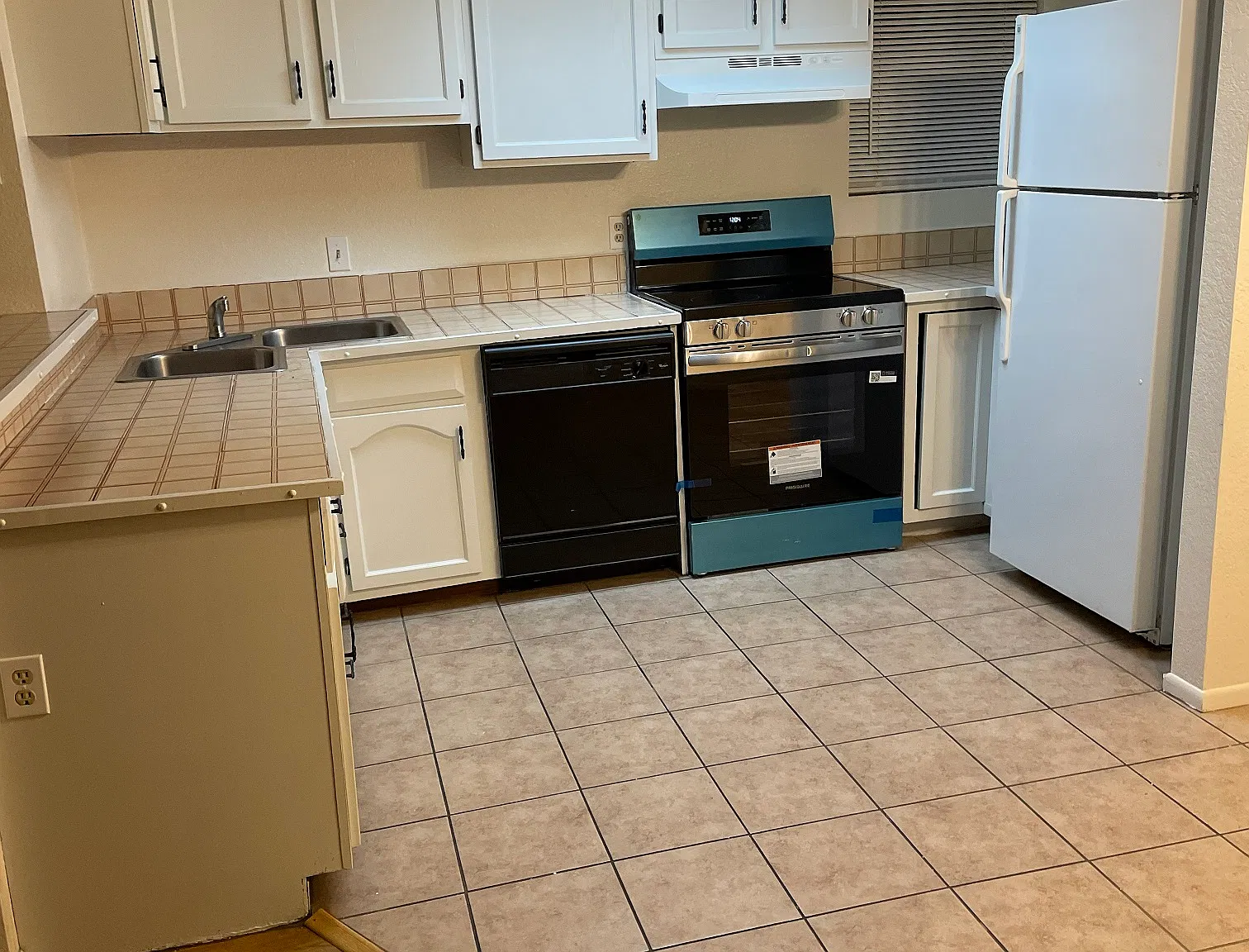 2 bed, 900 sqft, $1,350 — Photo 1