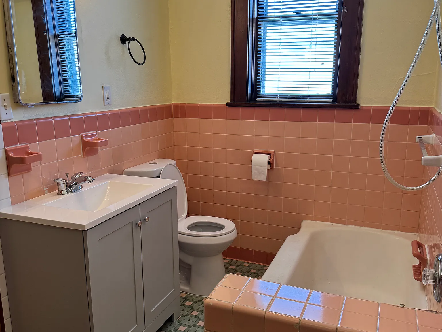 843 Rice St — Photo 4
