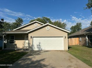 612 N Devon St, Webb City, MO 64870