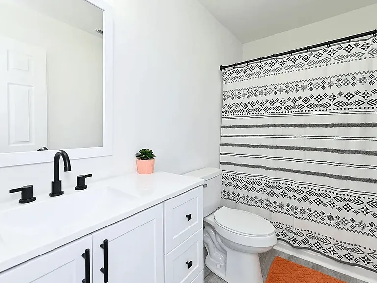 405 Old Buncombe Rd #32 — Photo 6