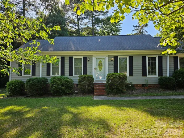 9803 Cooper Run Ln, Charlotte, NC 28269