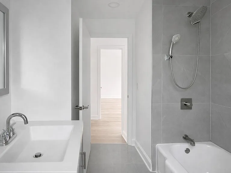 2608 Bennett Ave #3W — Photo 13