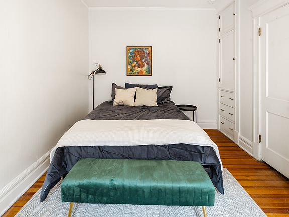 2nd image of 828 N Humboldt St #4