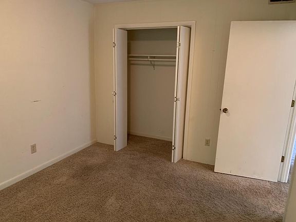 5th image of 1816 Fieldcrest Cir APT 14