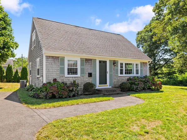 3 Harrington Street, East Falmouth, MA 02536