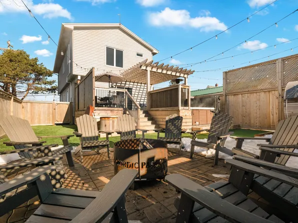 19 Cow Bay Rd, Halifax, NS B3G 1A1