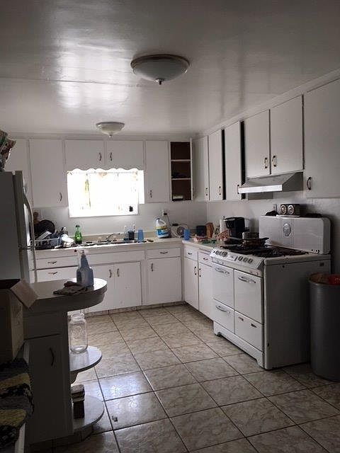 2nd image of 425 S 2nd St